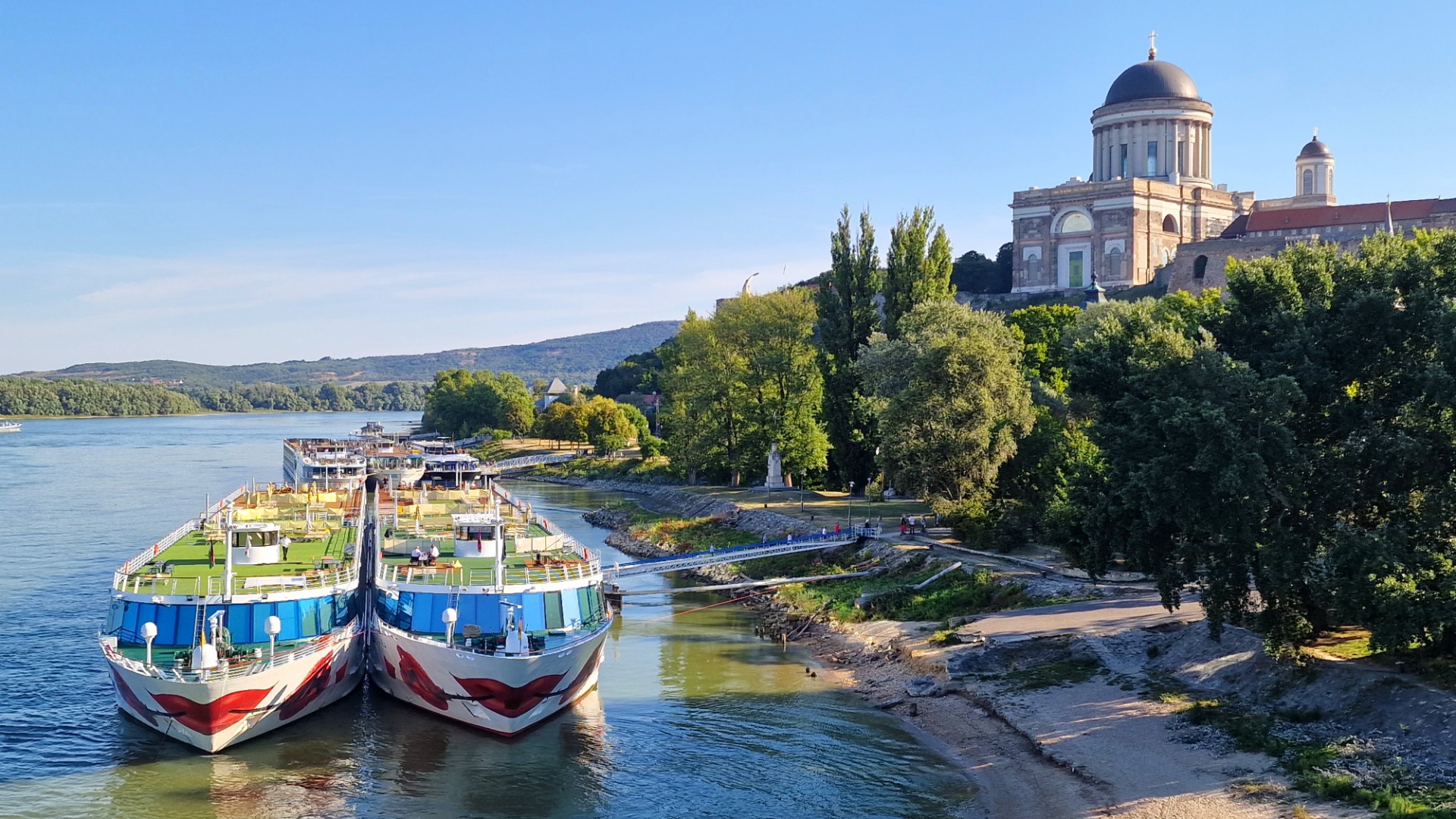 Ostrihom bazilika dunaj a výletná loď