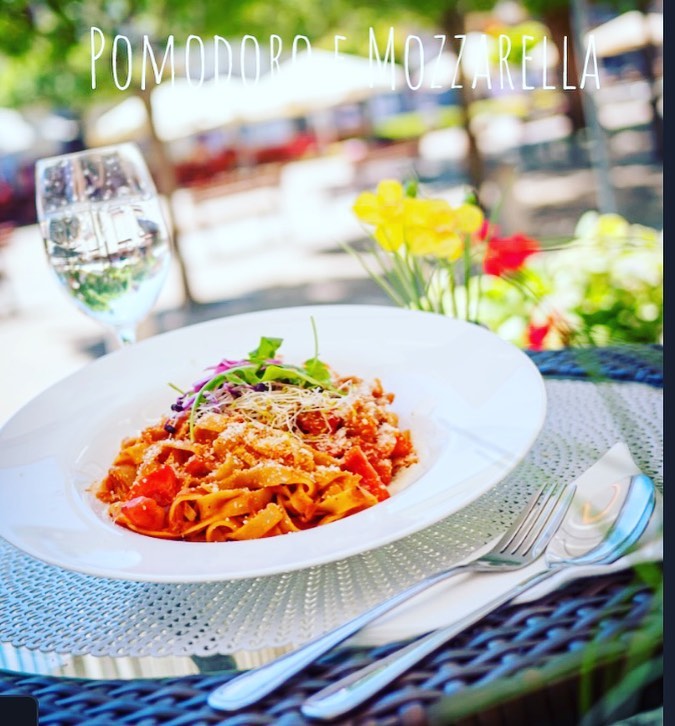 Štúrovo reštaurácia na pešej zóne